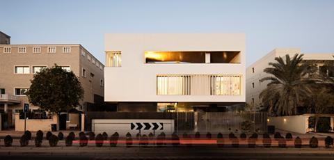  Secret House 